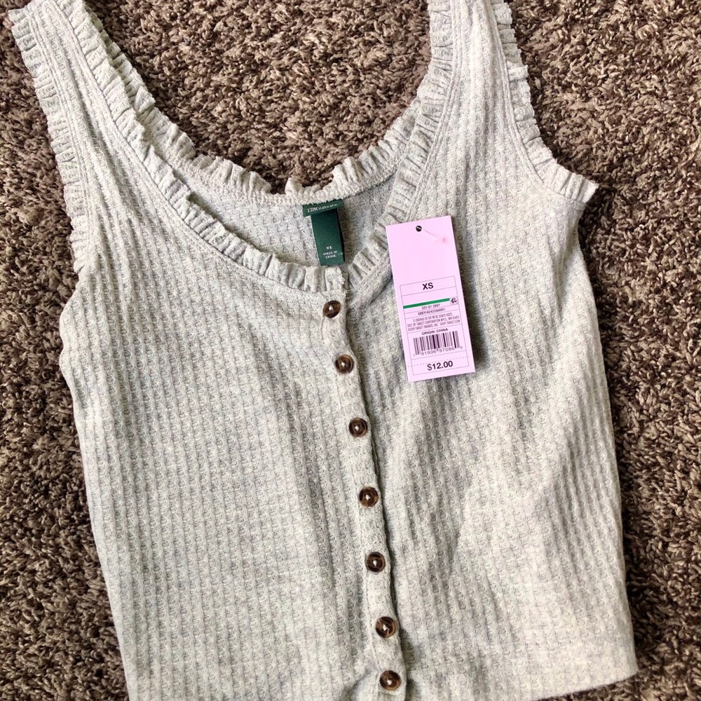 NWT. Light grey button crop top